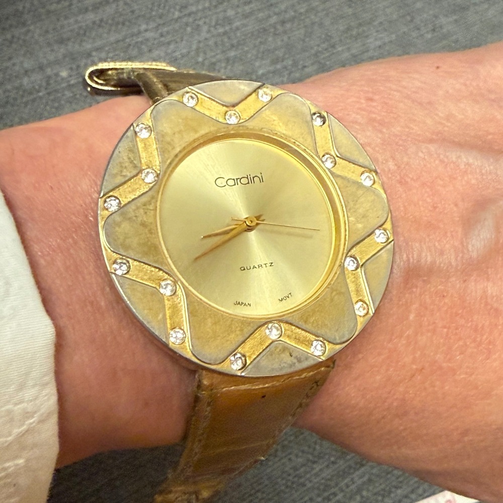 Cardini Vintage Gold Tone Rhinestone Star Quartz Watch Metallic Strap Works